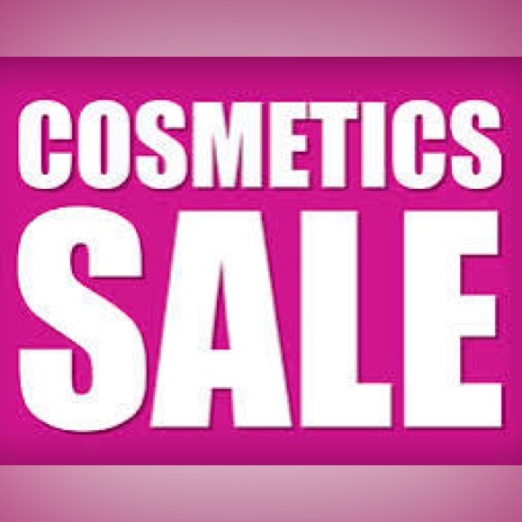 🏷️🏷️⚡️💄closed till next sale 💄⚡️🏷️🏷️ - Picture 1 of 4